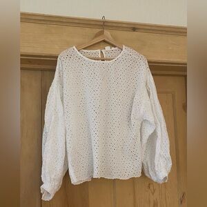GAP eyelit summer blouse